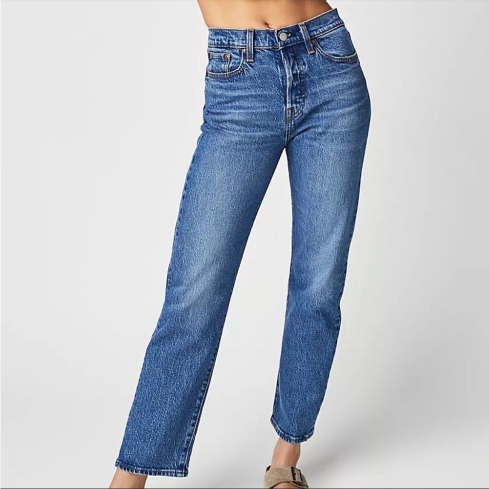 Levi's High-Rise Straight Jeans in Medium Blue